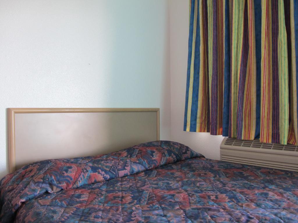 Economy Inn Ontario Camera foto